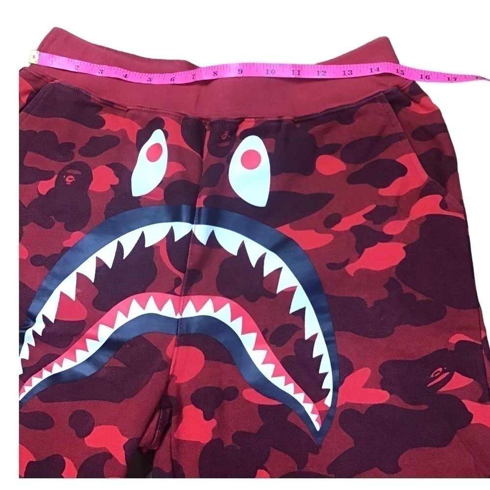 BAPE Men’s XXL Shark Cutoff Sweatpants Shorts Red Camo - Picture 9 of 12
